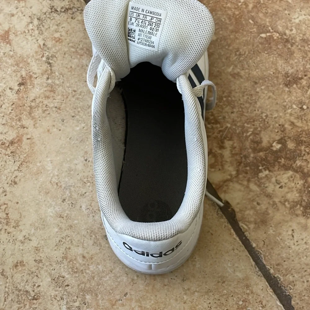 Men’s Adidas casual shoes - Picture 4 of 8